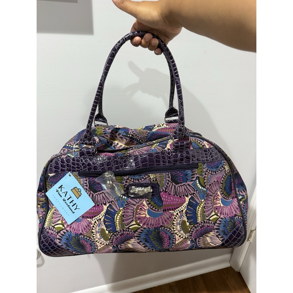 Kathy Van Zeeland Rolling Duffel Bag /‎ Carry On / Travel Purple Y2K BRAND.